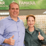 Vereador Leinha entrega Moção de Congratulação ao Grupo ACABA por sua contribuição à cultura pantaneira
