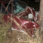 Carreta que transportava carga de gesso pega fogo na BR-262 e fica parcialmente destruída