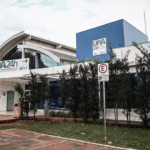 Criança que sobreviveu a acidente com morte da mãe e avó ia passar férias em MS