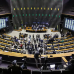NIS de final 1: Caixa começa a pagar Bolsa Família de abril